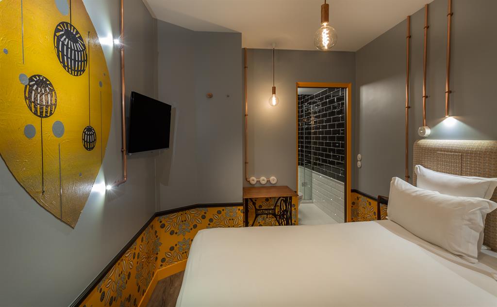 Suite avec salle d'eau. Hotel Exquis 