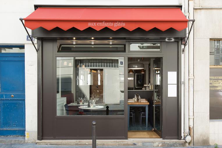 Facade/Virtrine restaurant