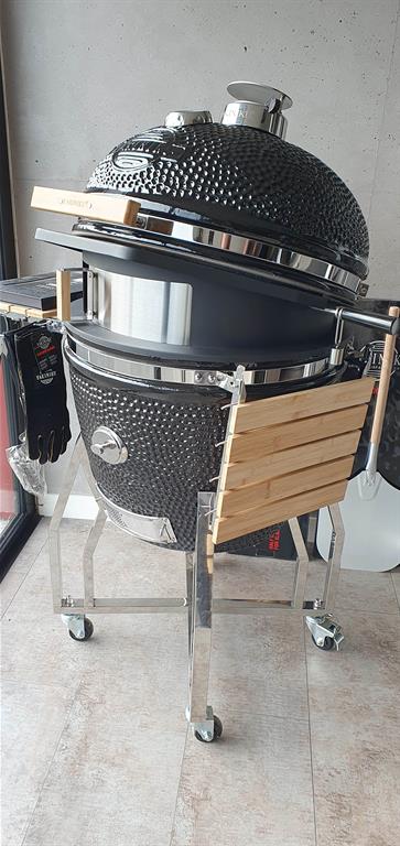 Barbecue grill kamado avec four à pizza