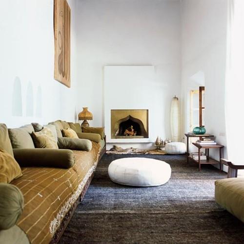 Grand salon esprit marocain couleur blanc et doré