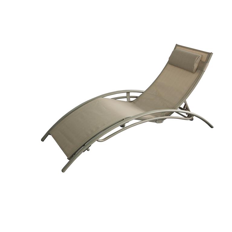 Transat ajustable et empilable avec pieds en acier capuccino