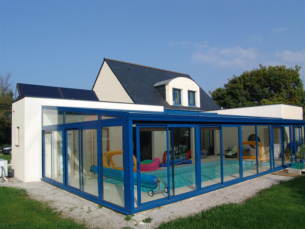 Couverture aluminium et verre d'une piscine