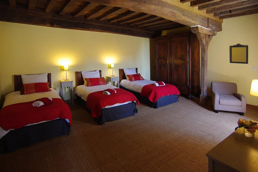 Chambre trois lits avec plafond à la française 