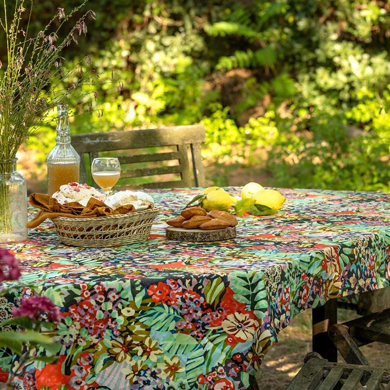 Nappe en coton motif fleuri 140x235 cm
