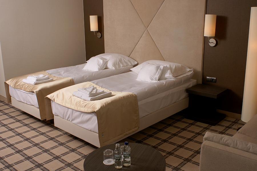 Chambre d'hôtel deux lit
