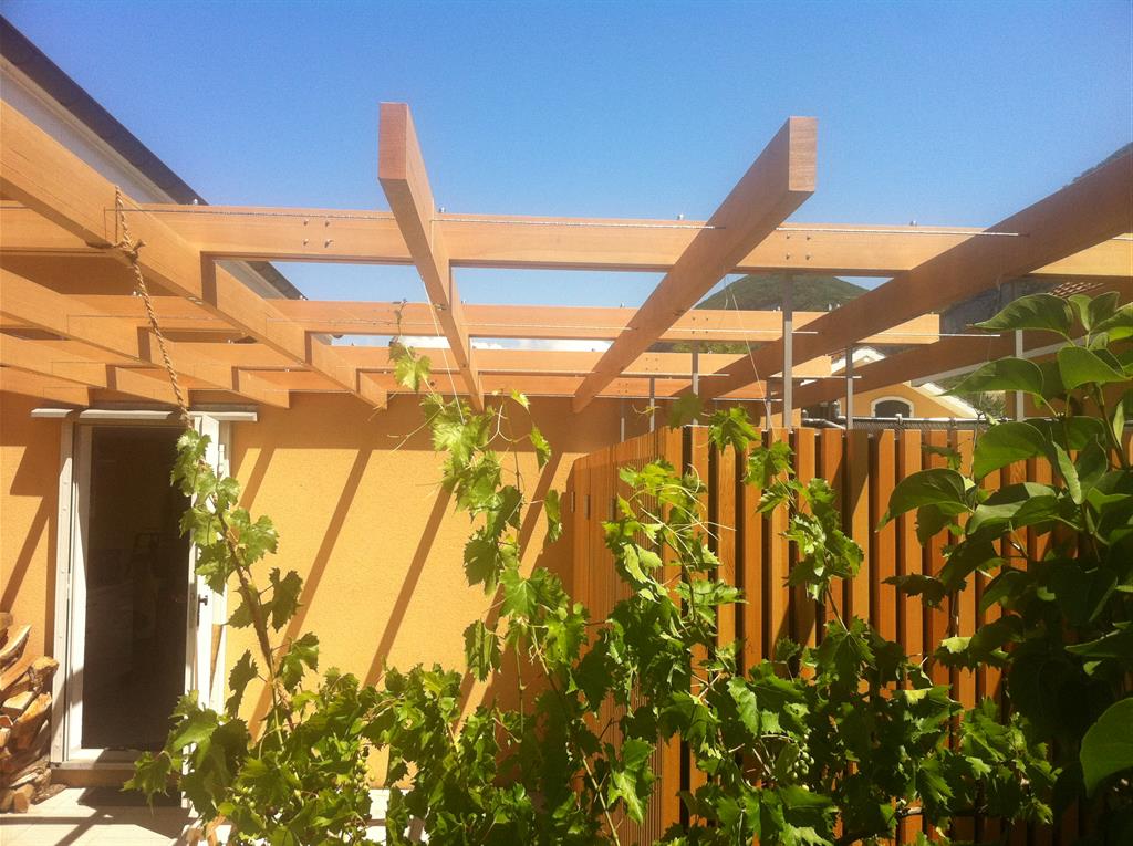 Meuble de jardin et pergola 