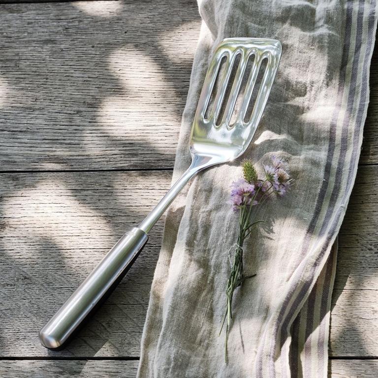 Spatule carrée perforée en inox - gris métalliséOXO