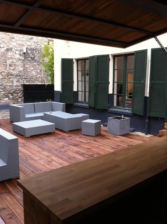 Patio externe en bois exotique