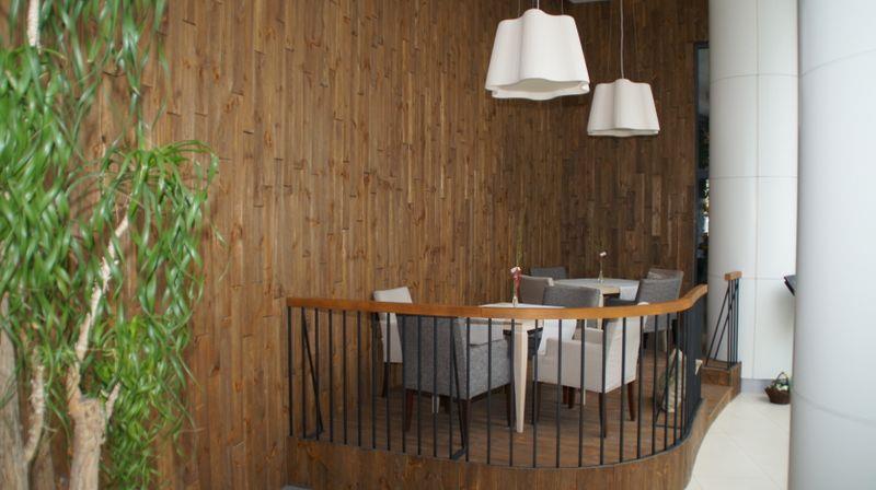 Petite partie en mezzanine du restaurant