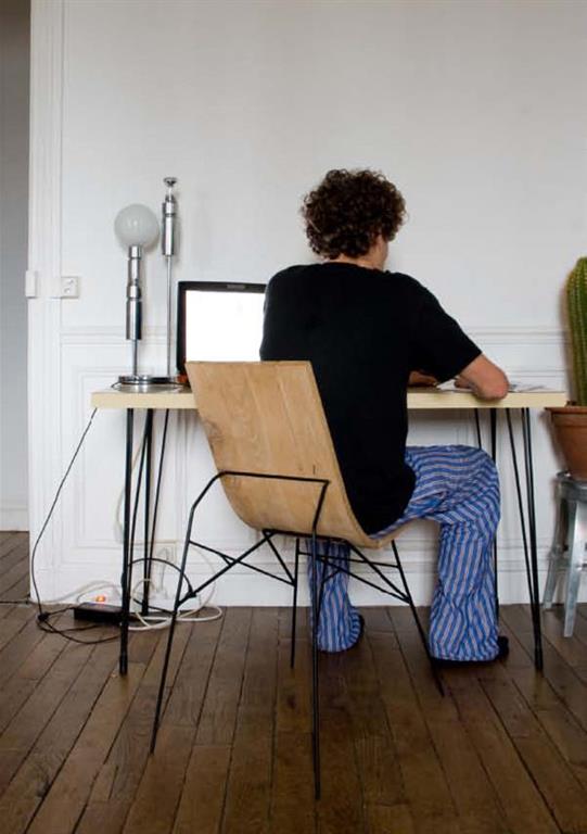 Console et chaise en bois avec piétement en acier 