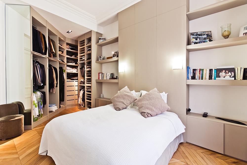 Chambre avec grand dressing