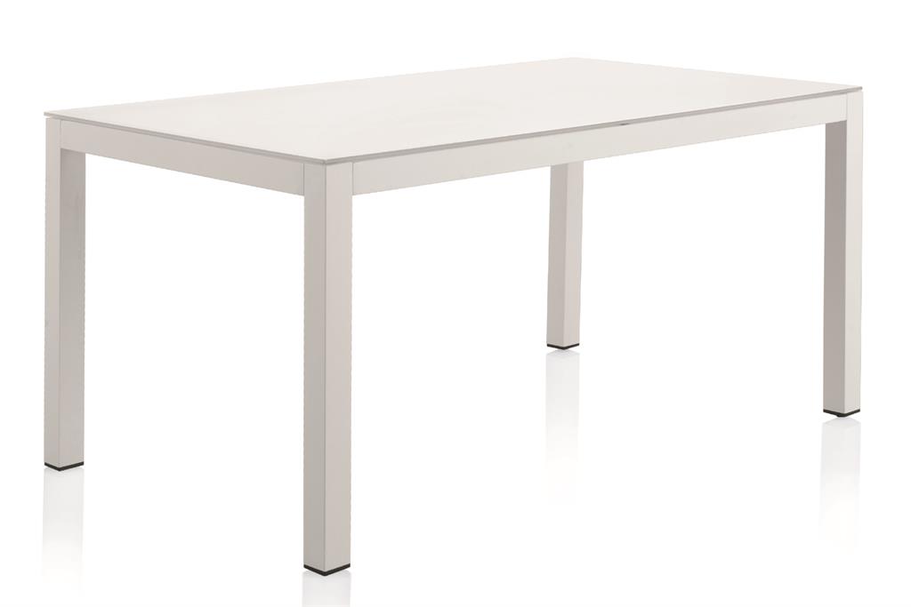 Pour partager un repas de 6 personnes en plein air, nous vous proposons cette table rectangulaire massive à la structure en aluminium et au plateau en verre trempé blanc. Table adaptée ...