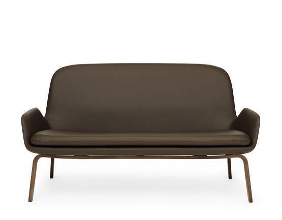 Canapé avec pieds en noyer et assise en cuir marron