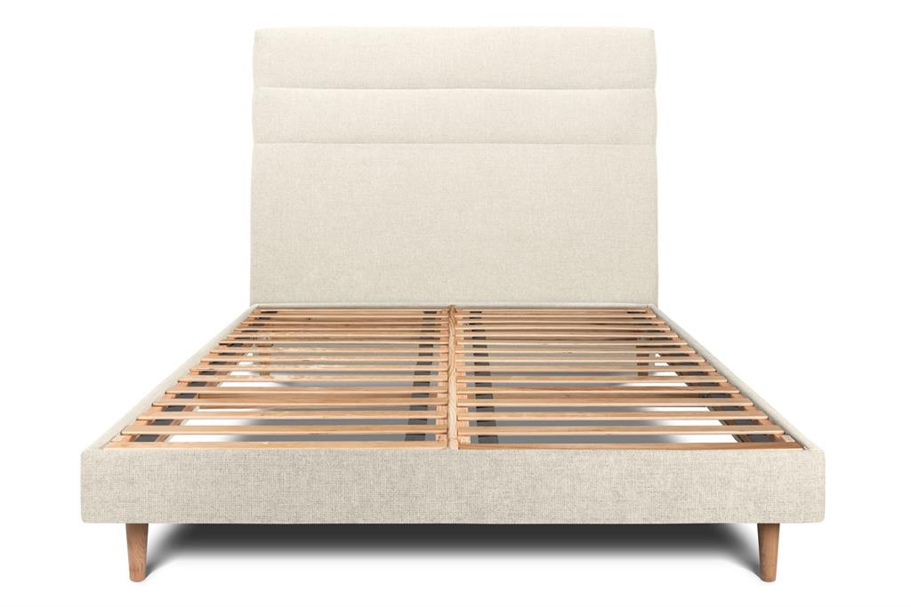 Le lit avec tete de lit lignes et sommier kit donnera du style à votre chambre. Il est robuste et durable grâce à sa structure renforcée de 14 cm d'épaisseur ...