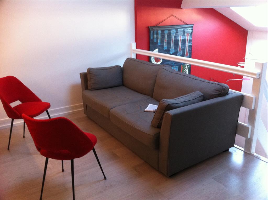 Salon aménagé sur une mezzanine