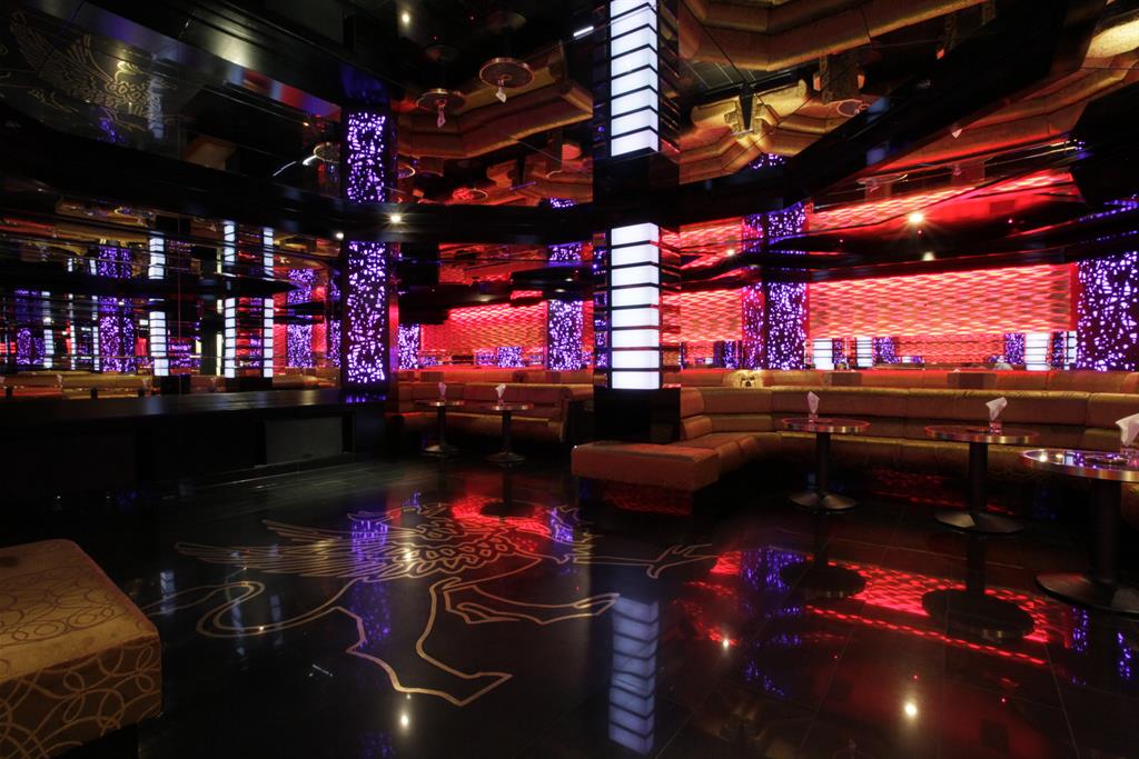 Piste night club