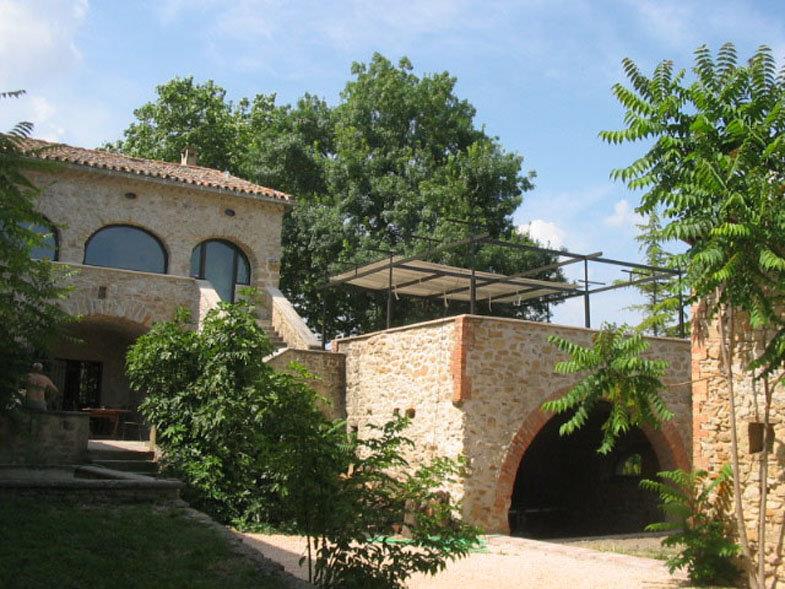 Bâtiment et son jardin restaurés 