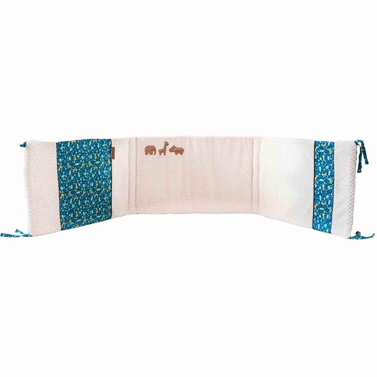 Offrez à votre bébé un lit sécurisé grâce à ce tour de lit de 40x180 cm.Son toucher doux et son moelleux apporteront un confort absolu à bébé.La toucherigolote, desmotifs d'animaux ...