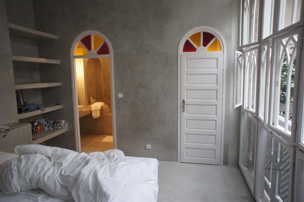 Chambre dans un intérieur de style régional 