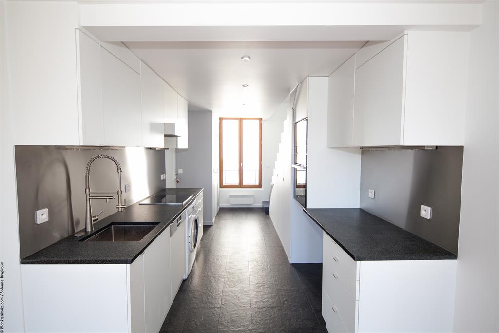 Cuisine traversante et lumineuse