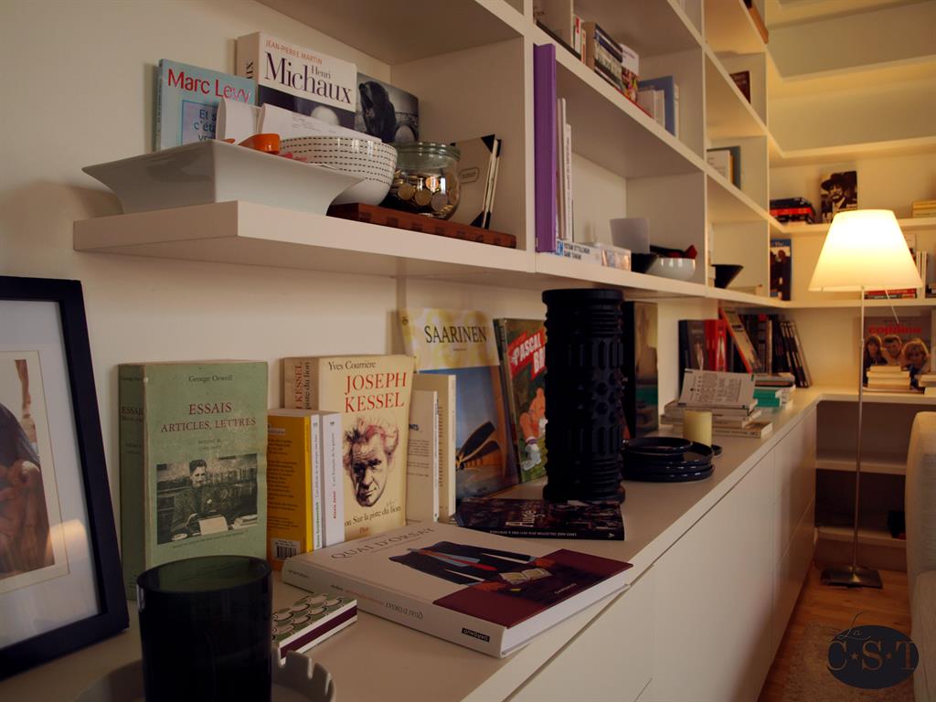 Bibliothèque d'angle