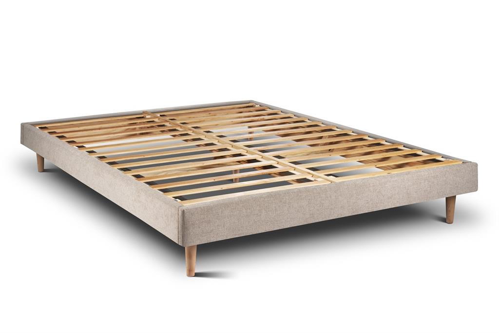 Le sommier tapissier en Kit est élégant, robuste et durable grâce à sa structure renforcée de 14 cm d'épaisseur en bois massif. Il est à assembler soi-même pour simplifier l'accès ...