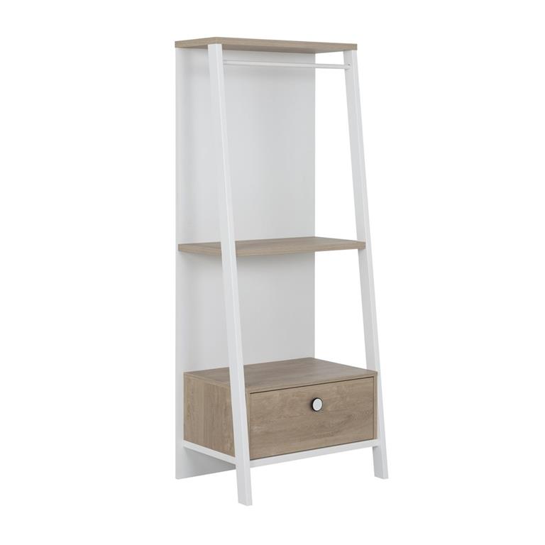 La collection Marcel est à la fois chic et naturelle. Cette chambre au décor chêne blond est soulignée par une structure blanche qui vient la moderniser. Les poignées, blanches également, ...