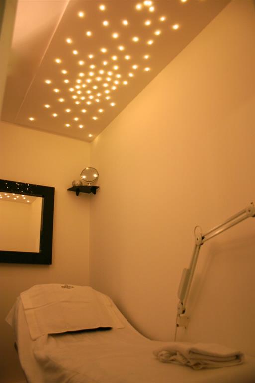 Plafond étoilé dans cabinet médical