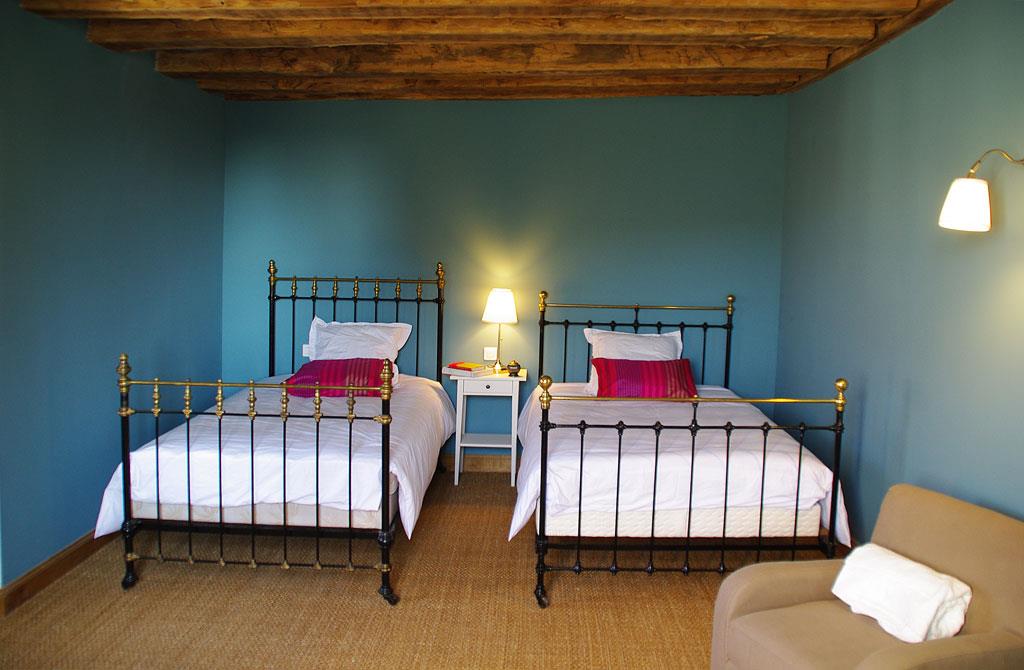 Chambre bleue à deux lits 