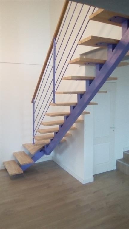 Escalier quart tournant limon central