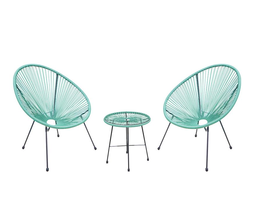 Idéal pour les petits comme pour les grands espaces, le set de jardin CARACAS se compose de deux fauteuils de dimensions L.72 x P.89 x H.81 cm et d'une table ...