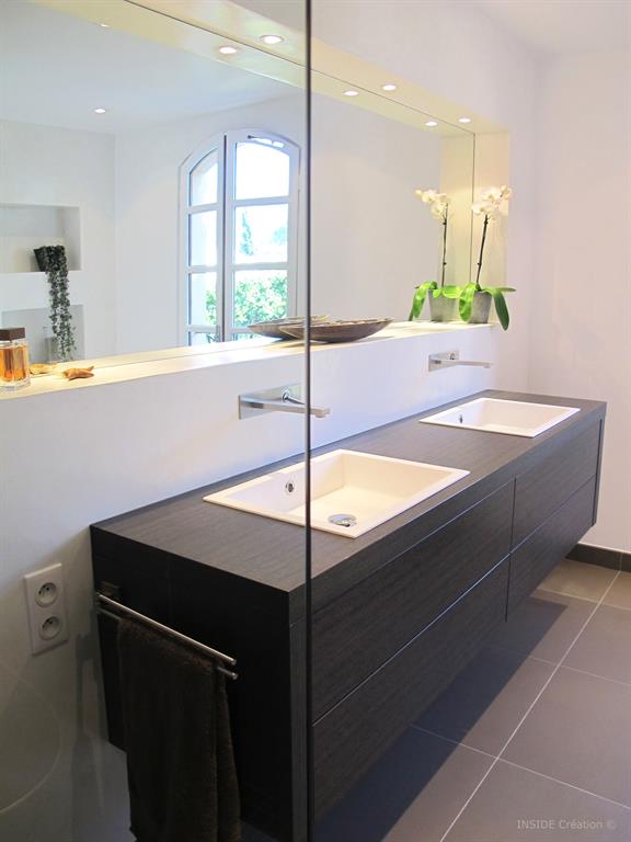 Salle de bain contemporaine