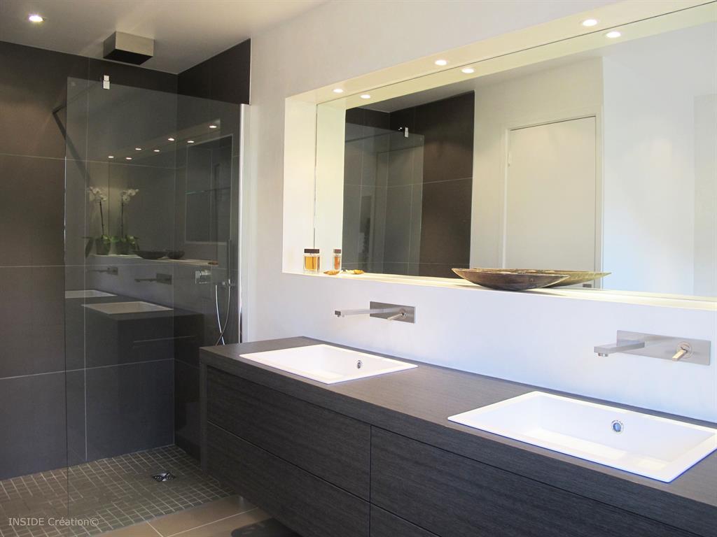 Salle de bain contemporaine
