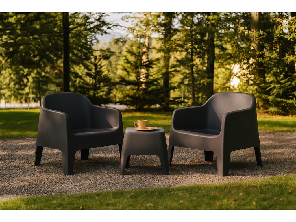 Découvrez la table basse de jardin MILOS à la forme carrée, fabriquée en polypropylène pour une légèreté mais solidité sans faille, afin d'aménager votre espace extérieur ! Déclinée en 2 ...