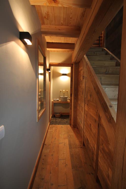 Couloir vers les toilettes