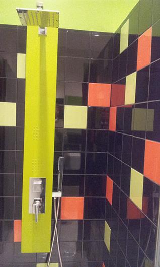 Douche carrelage noir