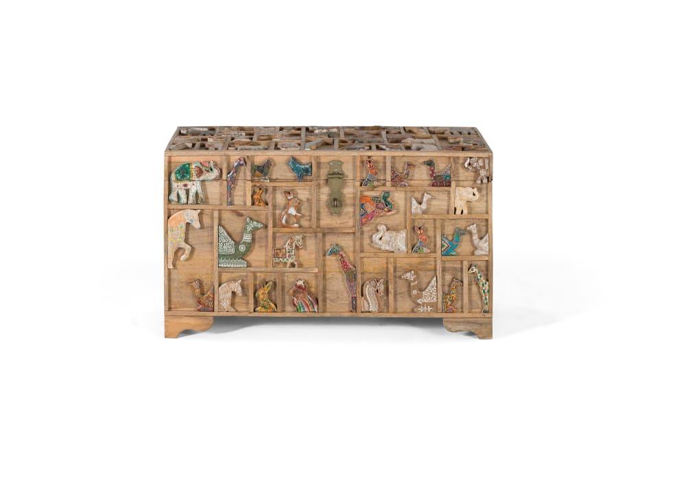 Coffre en bois de manguier avec détails originaux