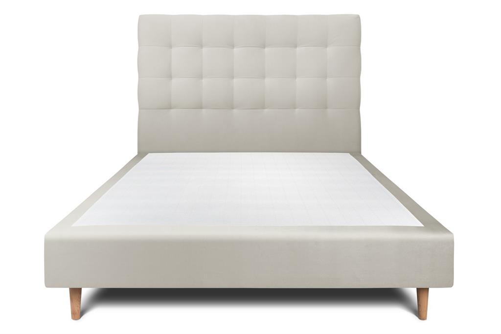 Le lit avec tete de lit capitonnée et sommier tapissier est moderne avec son large choix de tissus et de coloris. Il est robuste et durable grâce à sa structure ...