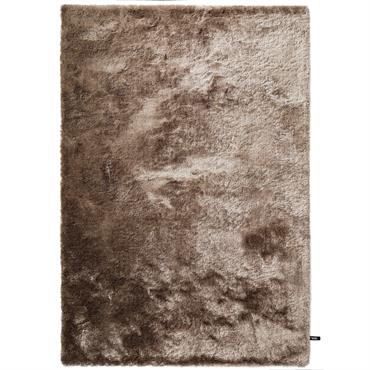 Un poil doux, des couleurs variées, un matériau facile à entretenir : le tapis à poils longs WHISPER est la mise à jour parfaite pour le salon, la chambre à ...