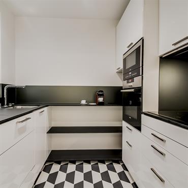 Rénovation d'un appartement de 55m² situé dans un immeuble bourgeois du 5e arrondissement à Paris.
5 mois d’études + travaux (dont ... Domozoom