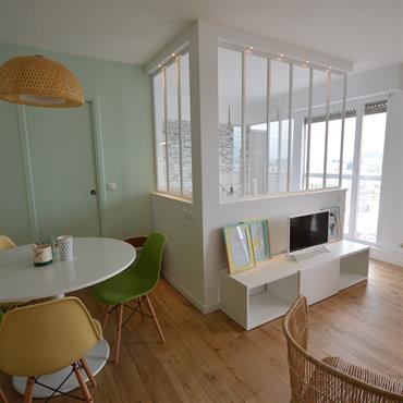 Appartement des années 70 à rénover intégralement dans un style scandinave, en créant une chambre indépendante  Domozoom