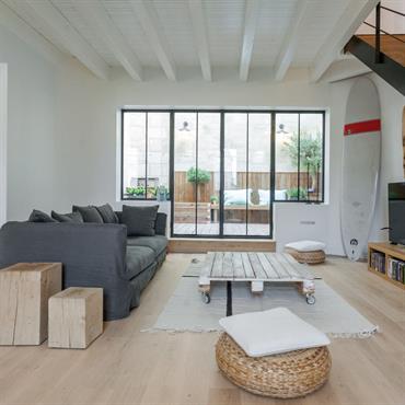 Réaménagement total d'un appartement en plein centre de Bordeaux avec création d'une terrasse.  Domozoom