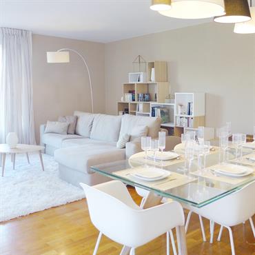 Un appartement d’environ 100 m² aux abords de Lyon (Caluire-et-Cuire). Un style éclectique, un univers différent et personnalisé pour chaque ... Domozoom