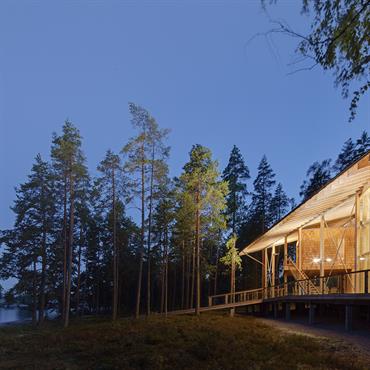 La villa Riviera est au bord du lac Saïmaa en Finlande. C'est une maison de vacances pour vivre entre dedans ... Domozoom