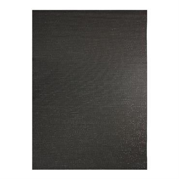 Sublime tapis aux éclats scintillants pour habiller votre intérieur mais également votre extérieur.Composition : 100% PVCEpaisseur : 10 mmFabrication : Fait à la machineQualité : Entretien tapis facile, aspirateur ou ...