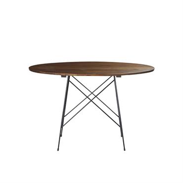 La table à manger se démarque par la forme ronde de son plateau en bois et ses pieds en métal peint noir. Hyper conviviale, notre table ronde en bois peut ...