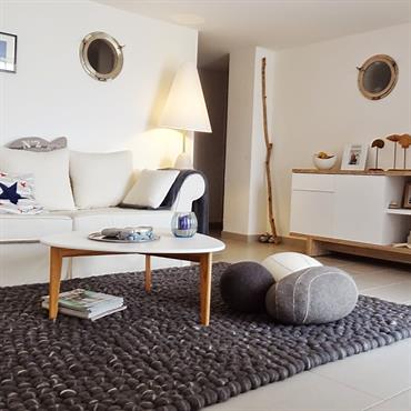Transformation de garages en un agréable appartement de 75 m² en rez de jardin, très lumineux.  Domozoom