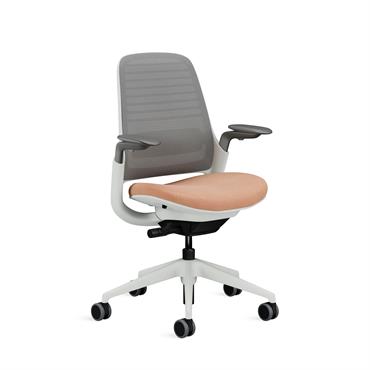 Le Steelcase Series 1 offre un confort ergonomique exceptionnel et une qualité haut de gamme, idéal pour les environnements de travail modernes. 