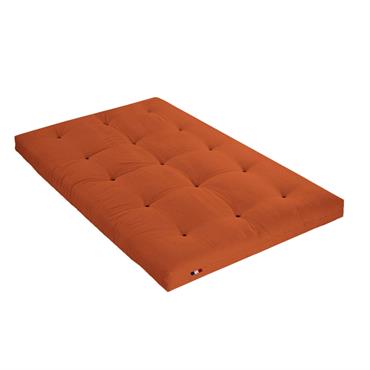 Matelas futon composé de 4 couches traditionnelles de ouate + un coeur en latex de 3 cm pour un bon confort, équipé d'une housse traitée téflon anti-tâches. Ce matelas s'adapte ...