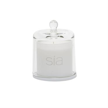 Bougie BELLA parfumée diffusera une odeur légère et agréable dans tout votre intérieur. Sa cloche en verre lui donne un charme chic et sobre et s'utilise aussi comme une décoration.Les ...